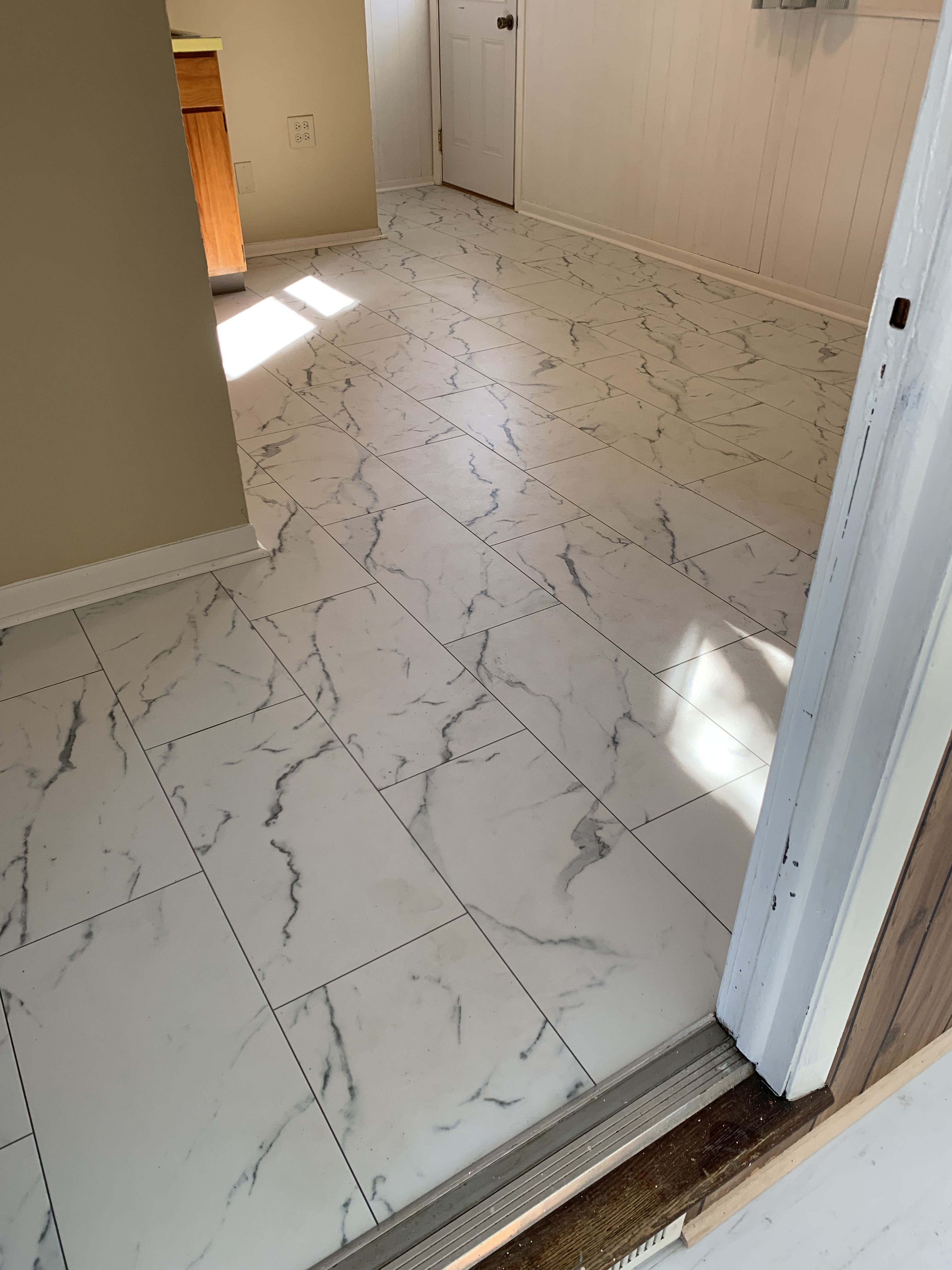 Marble look tile in kitchen